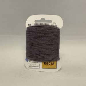 fil à repriser gris